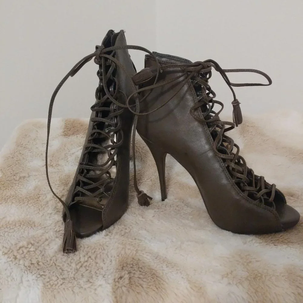 Steve Madden Rebecka Size 6